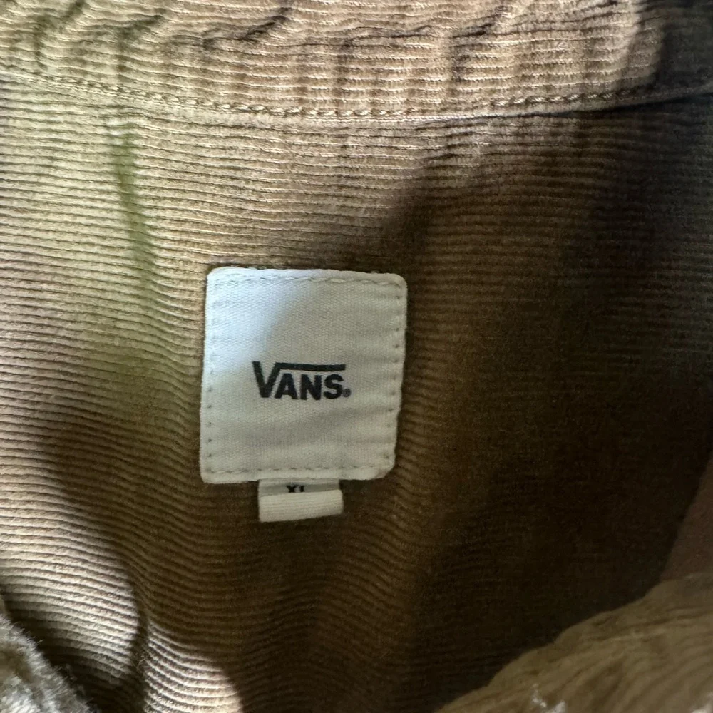 Vans XL Brown Corduroy Button-Up Shirt‎ Embroidered Logo Skate Style - Picture 5 of 9
